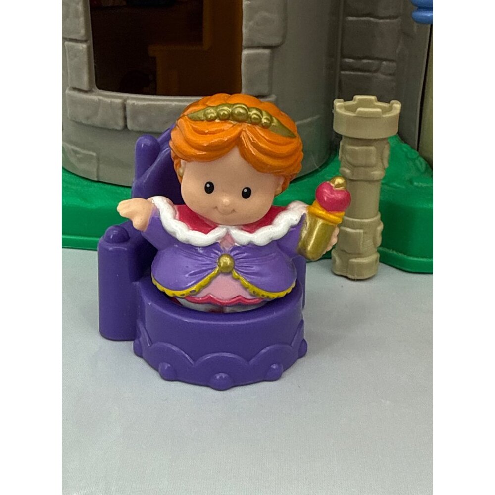Vintage 2003 Fisher Price Little People Kingdom Castle Palace #C1159 2 Figures - Picture 2 of 7